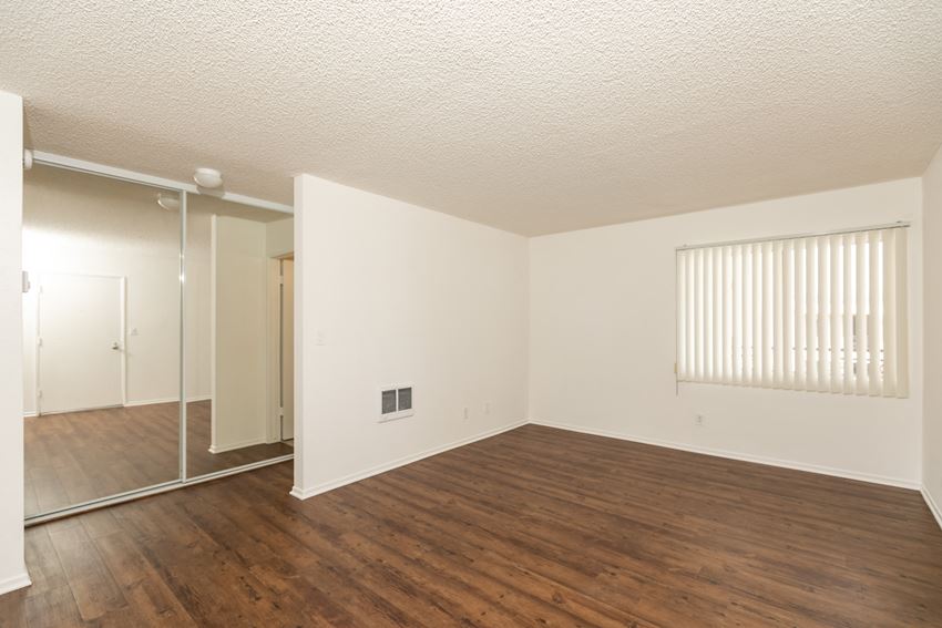 The Reno Country Club Apartments, 120140 S. Reno St., Los Angeles, CA